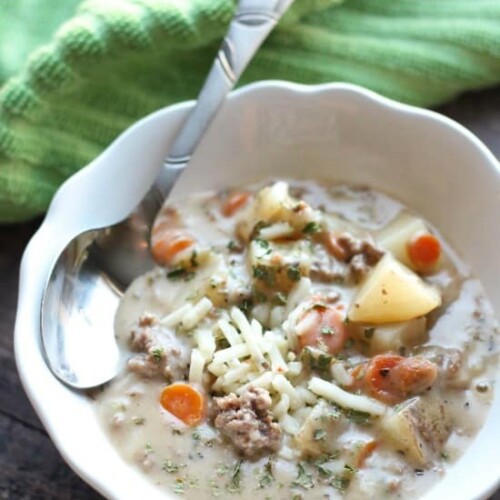 This creamy cheeseburger soup is full of hearty chunks of vegetables and beef with a slight kick of pepper jack cheese. Super comforting for the cold weather months!