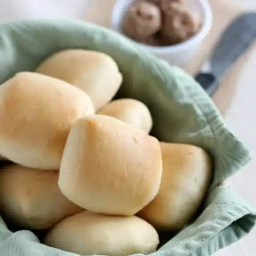 Copycat Texas Roadhouse Rolls