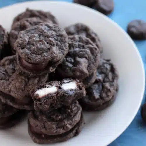 Peppermint Patty Mini Cookie Sandwiches