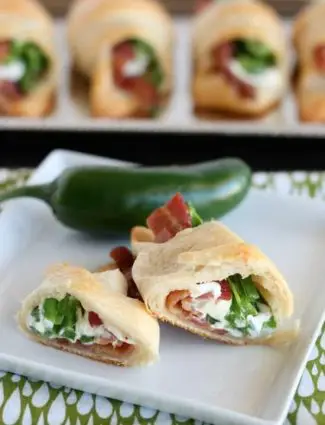 Jalapeno Popper Roll Ups – only 4 ingredients for a tasty snack or appetizer with a kick!