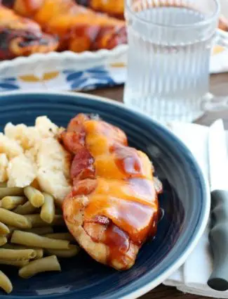 This Barbecue Chicken with Bacon and Cheddar is an easy and delicious 4-ingredient dinner that will have you firing up the grill up any time of the year!