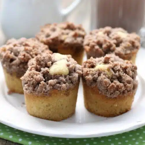 These coffee cake muffins have a moist, buttery yellow cake, and are topped with lots of crunchy, sweet cinnamon streusel.