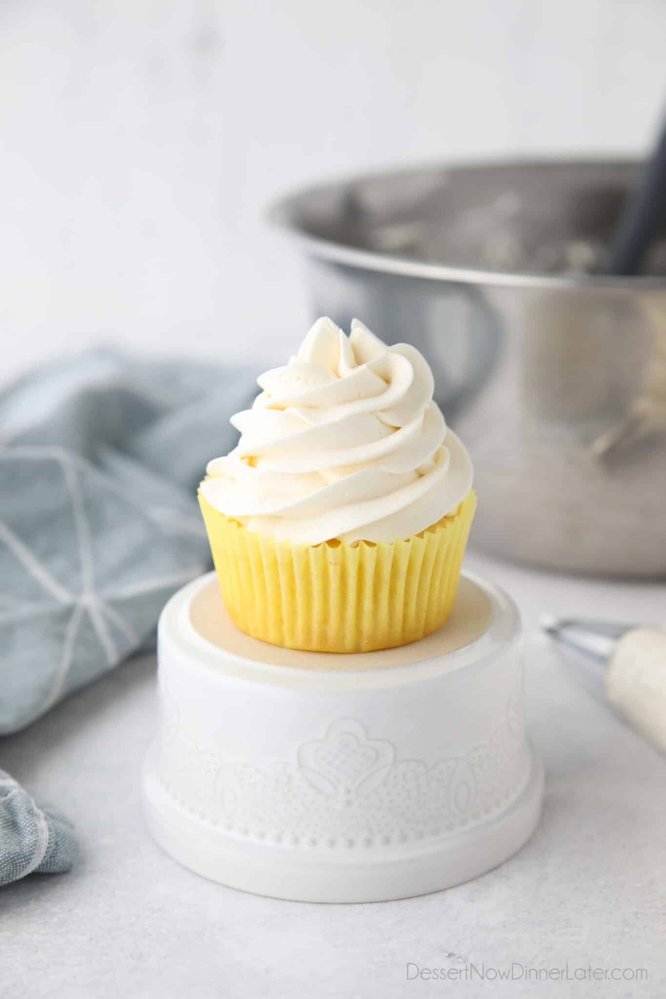 Whipped Cream Cheese Frosting + Video (w/ step-by-step pics) | Dessert ...