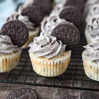 Cookies and Cream Cupcakes + Video | Dessert Now Dinner Later