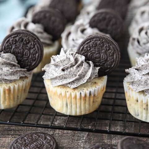 Cookies and Cream Cupcakes + Video | Dessert Now Dinner Later