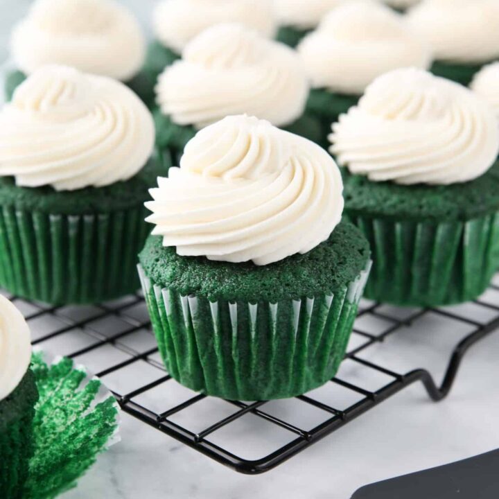 Green Velvet Cupcakes | Dessert Now Dinner Later